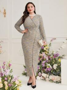 Modelyn Plus Size Women's Slim Fit V-Neck Long Sleeve Dress - Multicolor - View 1