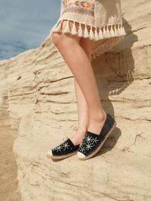 Styleloop 平底简约黑色帆布水钻装饰串珠穆勒鞋夏季钓鱼鞋度假鞋夏季促销波西米亚风复古乡村风法式鞋 - 黑色 - 查看 7