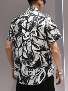 Manfinity EMRG Men'S Short Sleeve Shirt With Plant Print