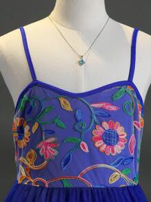 SHEIN Flower Embroidered Tulle Layered Spaghetti Strap Elegant Vacation Dress For Tween Girls, Suitable For Holiday, Performance, Wedding, Party And All Seasons - Blue - View 7