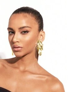 SHEIN X Lucía Bellido SHEIN BAE 1pair Metallic Pleated Design Stud Earrings - Gold - View 4