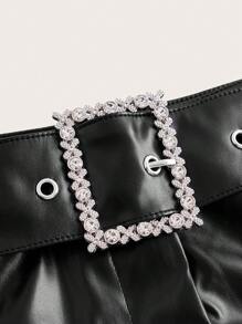 SHEIN ICON Y2k低腰十字肩帶PU黑色熱褲 - 黑色 - 查看 5