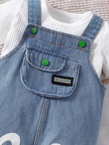 Conjunto De Parche De Corazón Y Overoles De Mezclilla Con Parte Superior Sencilla Para Niña
