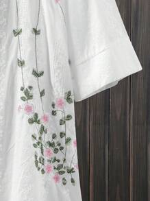 Lacomfia Của phụ nữ Kích thước lớn Thêu hoa Áo sơ mi - trắng - Xem 3