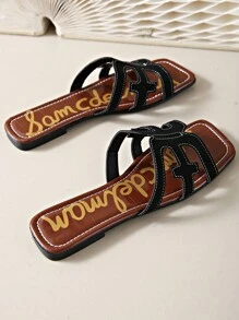 Sandales D'été Plates Pour Femmes Avec Sangles Noires/brunes Et Décoration De Lettres À La Mode