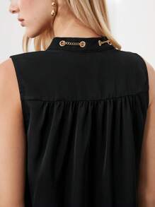 BizChic 女士凹槽領鍊條細節襯衫 - 黑色 - 查看 6