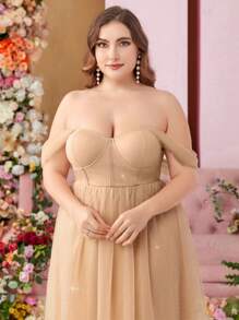 SHEIN Belle 加大size女性用胸衣款式露肩細肩帶晚禮服,印花金銀網布面料 - 杏色 - 查看 4