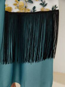 Al Najma Embroidery Patchwork Fringe Decor Flare Sleeve Dress - Green - View 8