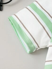 SHEIN Set de 2 piezas: body a rayas de bloques de color y pantalones cortos lisos para bebé niño - Azul Cadete - Ver 7