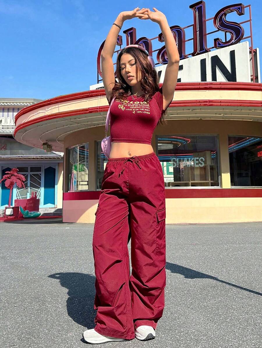 SHEIN EZwear Của phụ nữ In Khẩu hiệu Áo Và Quần Cargo Bộ - Đỏ - Xem 1