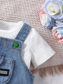 Conjunto De Parche De Corazón Y Overoles De Mezclilla Con Parte Superior Sencilla Para Niña