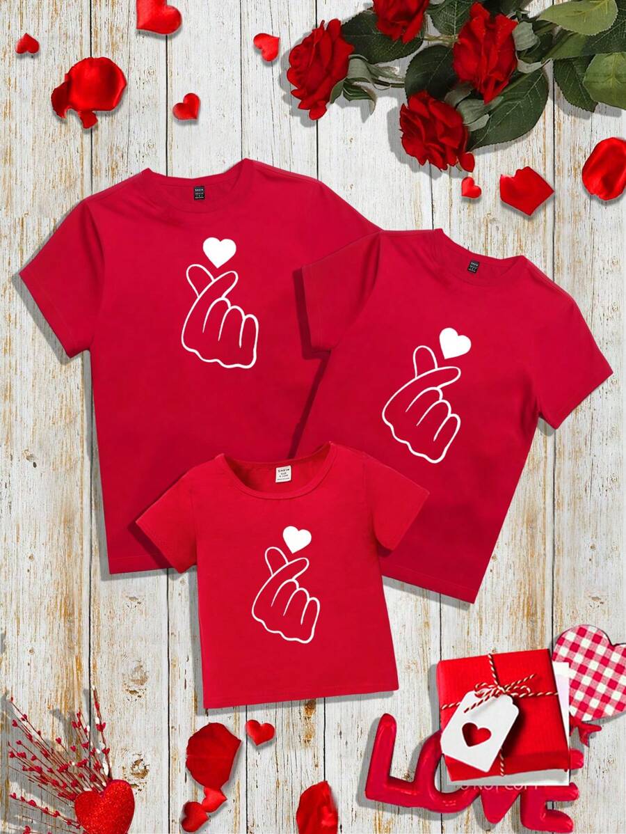 SHEIN LUNE 1 pièce T-shirt ajusté à col rond à manches courtes pour femmes, thème de la Saint-Valentin décontracté avec imprimé de cœur et geste de la main, pour l'été