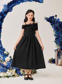 SHEIN Vestido Suéter Para Niñas De Entre 8 Y 14 Años Con Hombros Recortados Y Decorado Con Pelusa - Negro - Ver 4