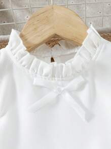 SHEIN 年輕女孩荷葉邊上衣和純色喇叭褲套裝 - 黑與白 - 查看 10