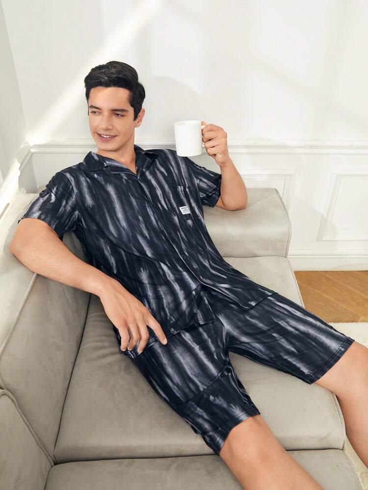 Men'S Printed Short Sleeve Shirt And Shorts Pajama Set
