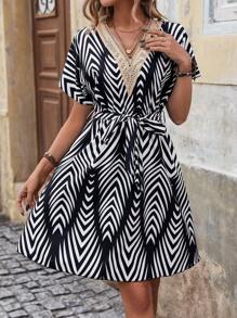 SHEIN LUNE Lace Collar Striped & Floral Print Belted Dress With Batwing Sleeves