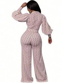 Bộ đồ họa tiết kẻ caro răng cưa gồm áo cổ Peter Pan, tay phồng và quần ống loe. - Hồng - Xem 2