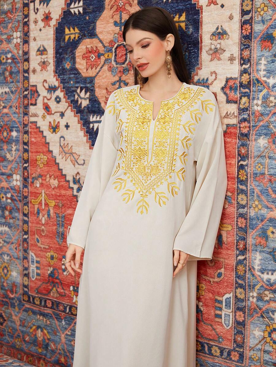 Al Najma 女用刺繡鑲邊領子和缺角領阿拉伯連身裙 - 杏色 - 查看 1