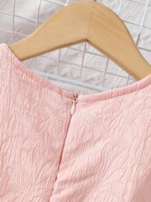 SHEIN Young Girls' Short Sleeve Embossed Dress With Ruffle Trim