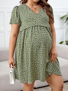 SHEIN Plus Size Maternity Nursing Dress In Ditsy Floral Print - Green - View 3