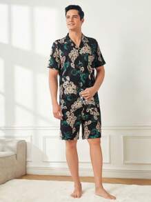 Ropa De Hogar Para Hombre, Camisa Negra Elegante Con Estampado, Cuello Redondo, Manga Corta + Shorts