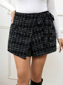 Calvaya Plus Size Plaid Wrap Tie Shorts - Black - View 3