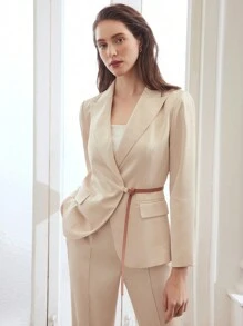 MOTF PREMIUM 編織女款尖領翻蓋細節束腰西裝外套