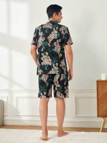 Ropa De Hogar Para Hombre, Camisa Negra Elegante Con Estampado, Cuello Redondo, Manga Corta + Shorts