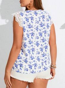 SHEIN Frenchy 大码波西米亚风婚礼季、度假碎花蕾丝拼布 V 领夏季衬衫 - 藍白色 - 查看 5