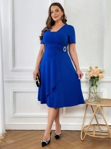 SHEIN Clasi 大尺碼純色包身連衣裙