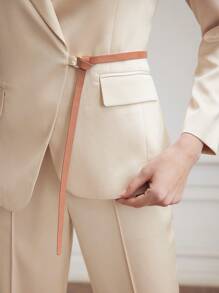 MOTF PREMIUM 編織女款尖領翻蓋細節束腰西裝外套