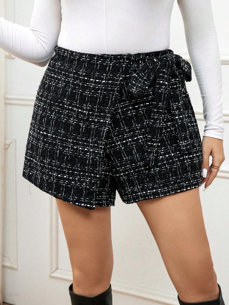Plus Size Plaid Wrap Tie Shorts