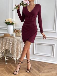 SHEIN Frenchy 情人節洋裝女式純色裹身百褶連身裙 - 鏽棕色 - 查看 6