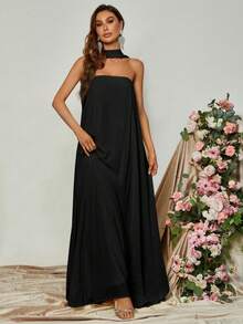 Sofisticado vestido de noche de corte evasé con hombros descubiertos y cuello de gargantilla con silueta fluida, ideal para galas de etiqueta negra, cenas formales, ceremonias de entrega de premios, bailes benéficos y eventos de alfombra roja, vestido de dama de honor