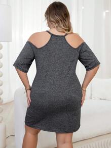 Vestido de dormir casual para mujeres de talla grande con textura de chifón y hombros descubiertos