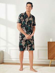 Ropa De Hogar Para Hombre, Camisa Negra Elegante Con Estampado, Cuello Redondo, Manga Corta + Shorts