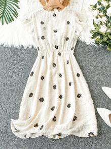 SHEIN Unity Plus Size Women'S Short Sleeve Chiffon Dress With Daisy And Ruffle Detail - Apricot - View 2