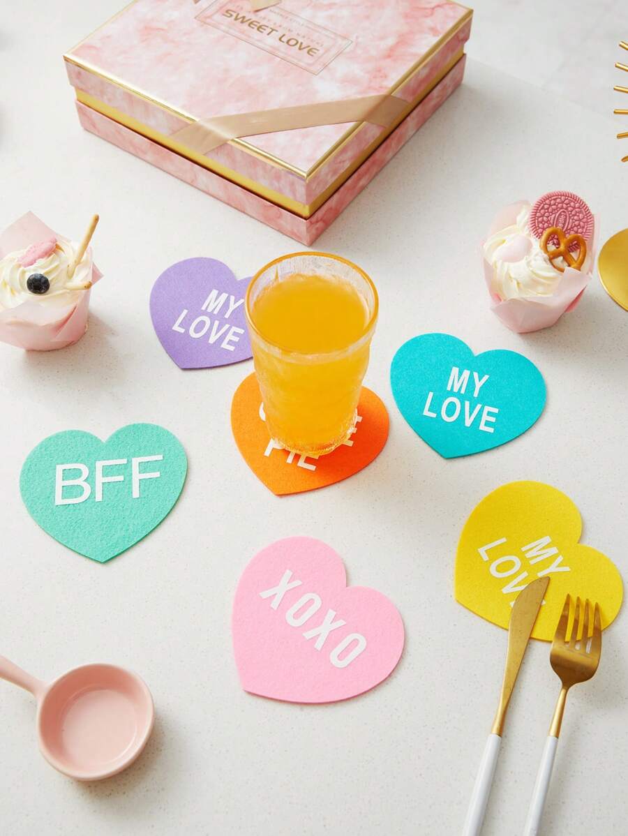 SHEIN Basic living 6入組情人節毛氈愛心杯墊,情人節裝飾襯墊,情人節心型木質飾品掛件家居裝飾配件婚禮裝飾用品 - 彩色 - 查看 1