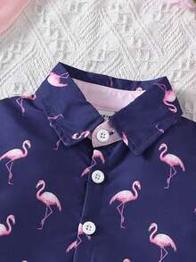 SHEIN 2入組嬰兒男童休閒式火烈鳥圖案印花短袖襯衫和短褲套裝,適合夏季戶外活動