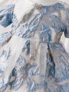 Robe pour bébés filles avec ourlet évasé bleu élégant, tissu jacquard doré lourd, tissu bleu ferme et fermeture éclair cachée - Multicolore - Voir 4