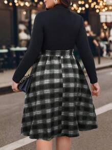 Calvaya 大尺寸格紋拼布立領連身裙 - 黑與白 - 查看 2