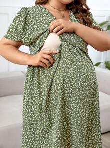 SHEIN Plus Size Maternity Nursing Dress In Ditsy Floral Print - Green - View 4
