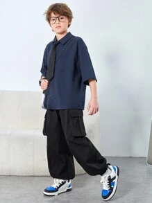 SHEIN 適合8-14歲男孩的休閒散襯寬鬆半袖襯衫,配有領帶 - 藍色 - 查看 5
