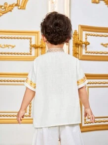 SHEIN Camisa casual de cuello alto con parches tejidos para niños, conjunto de atuendo para hermanos - Blanco - Ver 7