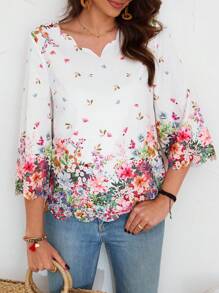 EMERY ROSE Women's Positioned Floral Print Scalloped V-Neck Mid-Sleeve Shirt