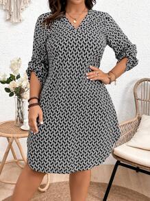 Calvaya Kích thước lớn Của phụ nữ Hình học In Tay áo chuông Đầm Với Xù Hoa Sen - Đen và trắng - Xem 1