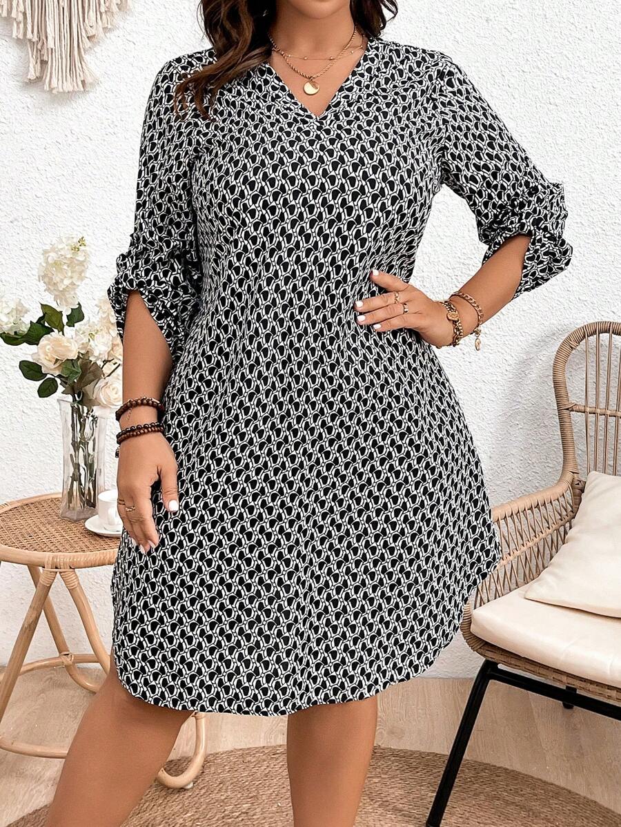 Calvaya Kích thước lớn Của phụ nữ Hình học In Tay áo chuông Đầm Với Xù Hoa Sen - Đen và trắng - Xem 1