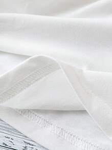 SHEIN LUNE Camiseta casual de algodón de manga corta y cuello redondo con texto dorado falso y gráficos de pequeños fantasmas para Halloween a juego en familia