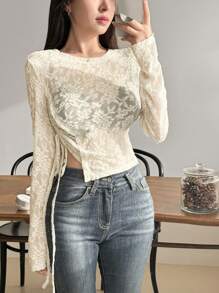 DAZY Top corto ajustado de unicolor con mangas largas y cordón para mujeres, blusas de verano transparentes, ropa de vuelta al colegio - Beis - Ver 4