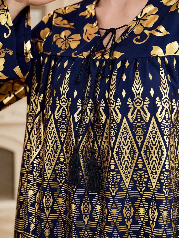 Women's Arabic Geo Print Dress With Gold Foil Detailing, Elegant Evening Party Kaftan Jalabiya Maxi Dress, Elegant Luxury Evening Party Style, For Gargee'an/Foundation Day/Festival